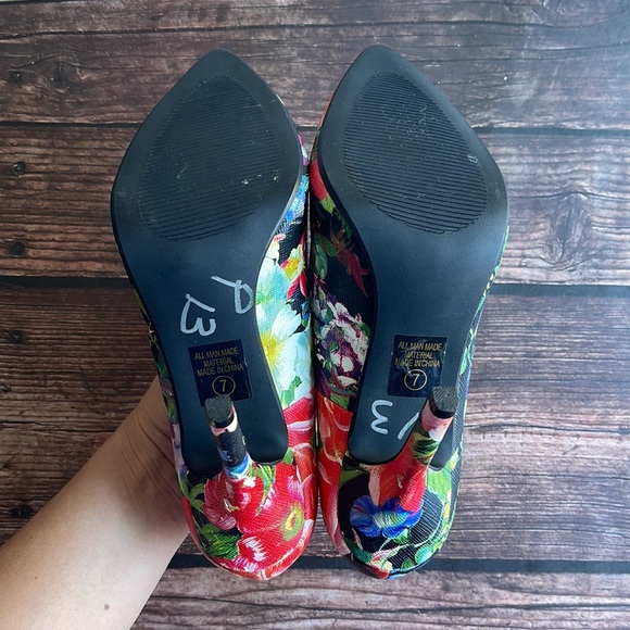 MY DELICIOUS | Mitten Black Floral Print D’Orsay Pumps - Picture 7 of 13